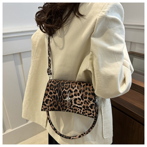 Fashionable and Simple Two <b>Straps</b> Zip Closure Luxury Crossbody <b>Bag</b> Casual Korean-style Trendy Small <b>Bag</b> - Product Image 2