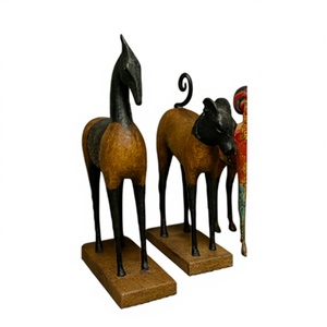 รูปปั้นม้าไม้แกะสลักด้วยมือ 3 ชิ้น งานศิลปะพื้นบ้านสำหรับตกแต่ง - Product Image 1