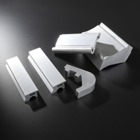 Profilé d'extrusion en aluminium en forme de L personnalisé 6063 6061, découpe de précision, perçage, services de fabrication, norme européenne, rainure en T, rainure en V