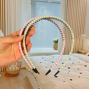 Diadema para mujer con dientes antideslizantes, accesorio para el cabello de uso diario, color sólido, resina plástica, Linyi - Product Image 1