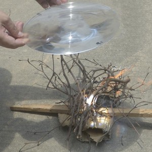 <span class=keywords><strong>Lentille</strong></span> <span class=keywords><strong>de</strong></span> <span class=keywords><strong>Fresnel</strong></span> en PMMA <span class=keywords><strong>de</strong></span> 300 mm <span class=keywords><strong>de</strong></span> diamètre pour la concentration solaire extérieure sur le <span class=keywords><strong>feu</strong></span> - Product Image 4