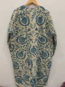 Kimono de terciopelo Suzani hecho a mano para mujer, bata larga bordada a mano, abrigo bohemio de invierno, moda boutique, relleno de algodón, transpirable - Product Image 5