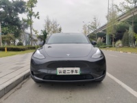 Tesla Model Y 2024 d'occasion, SUV électrique à propulsion arrière, batterie LFP de 60 kWh, autonomie de 554 km, pilotage automatique, bien entretenu, prêt à être expédié