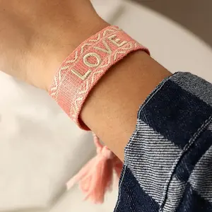 Gelang rumbai tenun huruf bordir Bohemia 2023 untuk wanita gelang kepang tali dapat diatur buatan tangan perhiasan mode Retro