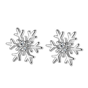 Orecchini a Perno a Forma di Fiocco di Neve per Donne, Accessori per Orecchie Freschi per Uso Quotidiano e Stile Festivo - Product Image 5