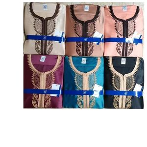 Robe ethnique africaine, thobe traditionnelle pour homme, longue broderie, dishdasha, coton et polyester mélangés, tissu brillant, <span class=keywords><strong>boubou</strong></span> <span class=keywords><strong>à</strong></span> <span class=keywords><strong>vendre</strong></span> - Product Image 2