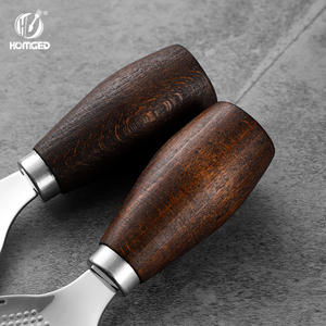Cuchara para Arroz de Acero Inoxidable 304 con Acabado Espejo y Mango de Madera, Diseño Moderno, Se Mantiene Vertical Sin Toquear la Mesa - Product Image 5
