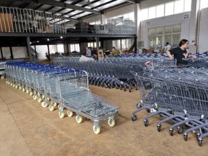 Chariot à chariot plat en acier zingué robuste avec roues Chariot logistique portable à traction manuelle Chariot à plate-forme plate pour shopping - Product Image 2