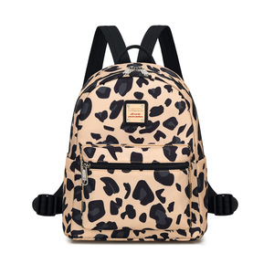 <span class=keywords><strong>Mochila</strong></span> de Viaje Mini para Universidad, con Cierre de Cremallera, Impermeable y con un Diseño Moderno y Lindo para Mujeres y Chicas - Product Image 4