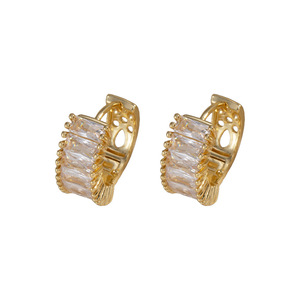 Boucles d'oreilles créoles dorées en zircon, rondes, géométriques, pour soirée, style manchette - Product Image 4