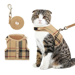 Venta directa de fábrica Suministros para mascotas Arnés y correa para gatos de entrenamiento al aire libre a cuadros suaves y transpirables - Product Image 1