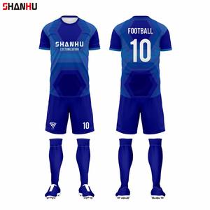 Футбольная форма с круглым воротником - Product Image 1