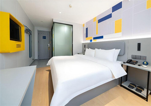 Ensembles de meubles de chambre à coucher d'hôtel moderne cadre de lit à base de bois avec tête de lit rembourrée et tables de chevet prix bon marché direct d'usine - Product Image 4