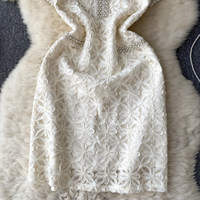 Robe décontractée élégante pour femme, col en V perlé, dentelle ajourée, manches courtes, coupe trapèze, pour le quotidien