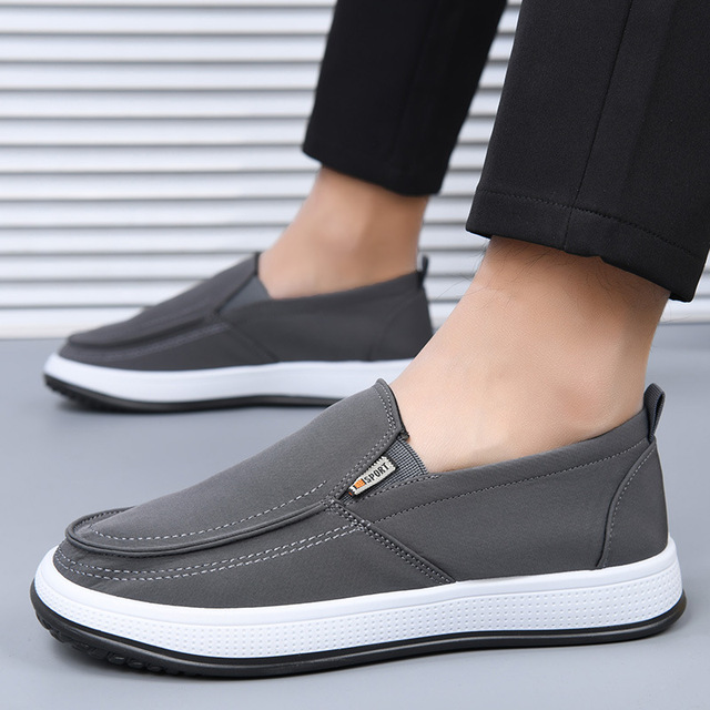 Hot-selling Spring Durable Head Canvas Upper Men's Wide-Foot Extra-Wide Breathable Slip-Ons Soft-Soled Non-Slip Casual Shoes for