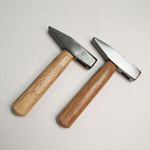 Marteau en acier au carbone robuste avec manche en bois de hêtre, outil manuel court et puissant pour le travail professionnel du métal - Product Image 2