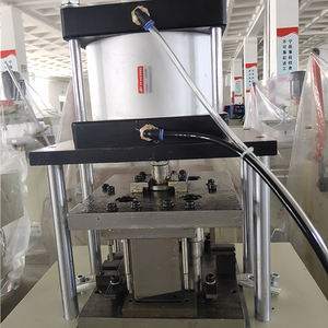 Poinçonneuse de profilés en aluminium <span class=keywords><strong>Machine</strong></span> de poinçonnage de serrures de portes en PVC pour l'aluminium - Product Image 5
