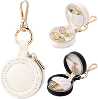 Mini étui à bijoux de voyage 2-en-1 avec porte-bagues et porte-clés pour femme, organiseur portable pour boucles d'oreilles/colliers, idéal pour les mariages et les fêtes