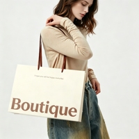 Sacs en carton recyclables de luxe avec ruban, sacs cadeaux personnalisés, impression sérigraphique, vêtements, chaussures, chaussettes, promotion, supermarché