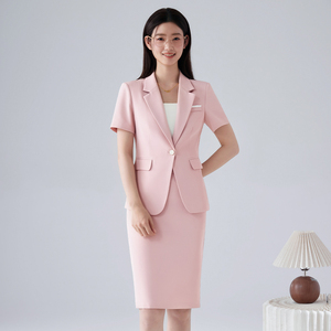 Costume <span class=keywords><strong>professionnel</strong></span> rose pour femme, nouvelle collection été 2026, tenue formelle pour le secteur de la beauté, vêtements de travail pour la réception en esthétique médicale. - Product Image 1