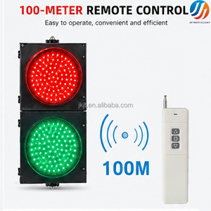 Feu de signalisation routière rouge/vert de 200 mm avec télécommande pour routes privées et points d'accès - Product Image 1