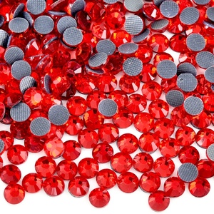 OLeeya Vente en gros SS6 -SS30 Strass thermocollants qualité DMC 1440 pièces Pierres en verre à 12 facettes pour maillots de bain, sacs et accessoires - Product Image 2