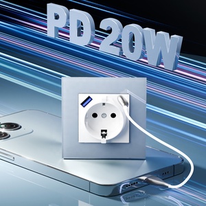 Presa a Muro Elegante con Pannello in Vetro Temperato Standard Europeo Schuko 16A 250V con Porte USB per Ricarica Rapida PD20W - Product Image 6