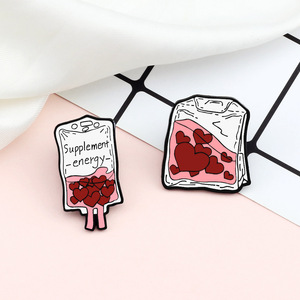 Broche de dibujos animados transfronterizo de Europa y Estados Unidos, serie de corazones rosas, broche de suministros médicos, accesorios de ropa - Product Image 3