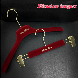 Perchas de Terciopelo para Abrigos de Mujer con Logotipo Personalizable, Ganchos de Acero, Almacenamiento Multifuncional para Armario, Marca Pagu, Precio Bajo de Fábrica - Product Image 1