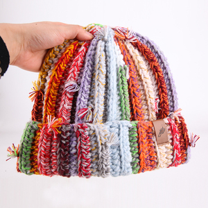 Bonnet D'Hiver En Tricot Pour Femmes Bonnet De Ski Tête De Mort Chaud Fausse Fourrure Pom Pom Chapeaux Pour Femmes