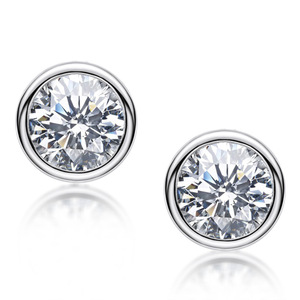 Boucles d'oreilles classiques circulaires incrustées de diamants de laboratoire pour femmes, en argent 925 plaqué or et rhodium, bijoux fins pour usage quotidien, cadeau - Product Image 1