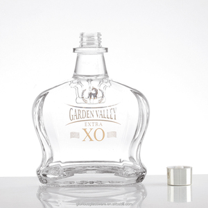 Bouteille en verre antique en forme de cheval de 700 ml pour <span class=keywords><strong>vodka</strong></span>, whisky, brandy, gin, tequila, rhum, liqueur, spiritueux, avec bouchon en liège - Product Image 2