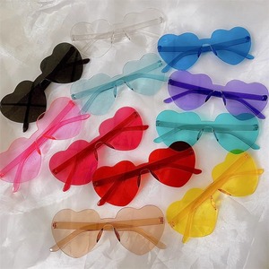 Gafas Sin Montura con Forma de Corazón de Color Caramelo Transparente Lentes de Amor sin Marco - Product Image 5