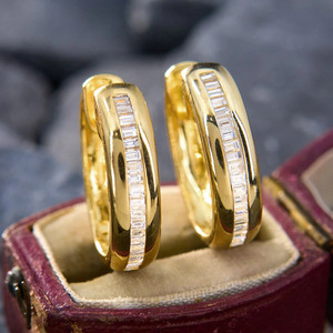 Orecchini a Cerchio Minimalisti con Zirconi per Donne, Gioielli Eleganti per Uso Quotidiano - Product Image 1
