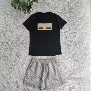 Ensemble de shorts décontractés pour femmes de luxe, deux pièces, longueur au-dessus du genou, manches courtes, été, 100% coton - Product Image 4