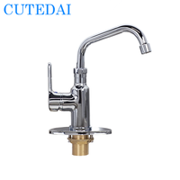 Robinet d'évier en laiton de style commercial à haut débit utilitaire d'eau chaude et froide rotatif répandu pour la salle de bain et l'hôtel