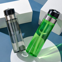 Bouteille d'eau sport en plastique anti-fuite avec paille et poignée, tasse de voyage, vente en gros 600ml 800ml