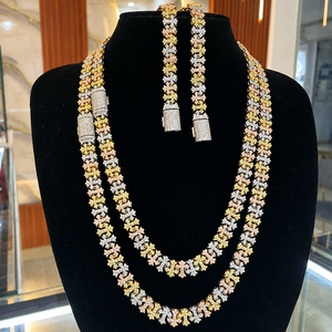 สร้อยคอฮิปฮอปแบบ Cuban Link  ขนาด 8 มม.  ประดับเพชรโมอิสซาไนต์ทรงกากบาท  ผ่านการทดสอบเพชร  เงินแท้ 925  ระดับความใส VVS  แบบ Iced Out - Product Image 1