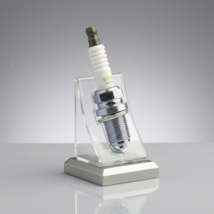 Candela di Accensione 6962 BKR6E all'Ingrosso per Auto, Compatibile con Nuova Chevrolet, Fiat, <span class=keywords><strong>Suzuki</strong></span>, Mitsubishi, <span class=keywords><strong>Accessori</strong></span> Auto Economici - Product Image 1