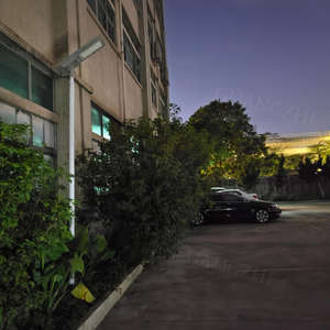 Lampe solaire LED à télécommande pour éclairage public, capteur radar, <span class=keywords><strong>prix</strong></span> fabricant de haute qualité, pour l'industrie, les stades sportifs - Product Image 5