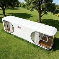 Capsule spatiale de luxe pour le glamping dans le désert et l'hôtel ciel étoilé