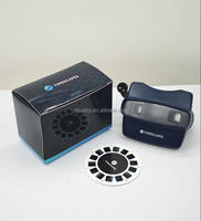 Pembaca Foto Retro dengan Viewfinder, Penampil Gambar, dan Master Tampilan Gambar dengan Gulungan Film Kardus Kustom