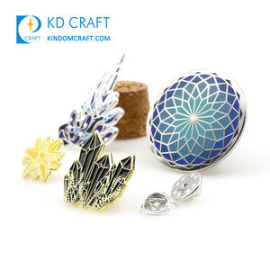 メーカー向け高品質カスタム形状メタル製3Dラインストーンブローチ ダイヤモンドピンバッジ ラペルクラブピン 販売中 - Product Image 3