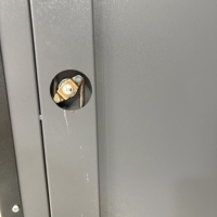 Banc de travail de garage avec barre lumineuse LED, prise de courant, panneau perforé, plateau en acier inoxydable, armoires à outils, tiroirs verrouillables pour atelier