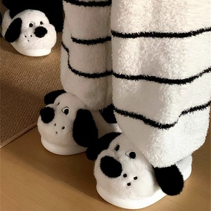 XIXITIAO Pantoufles en peluche pour chiots en gros pour hommes et femmes, pantoufles d'intérieur chaudes et antidérapantes pour l'hiver, pantoufles en fourrure pour animaux (OEM/ODM) - Product Image 2