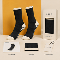 Chaussettes de football antidérapantes à profil mince, noires et ivoire, en Spandex et Nylon, avec semelle antidérapante, ajustement parfait pour les chaussures de football, talon et orteils renforcés