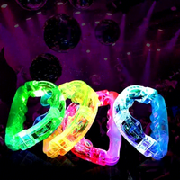 Tambourin lumineux LED coloré à main avec clochettes, instrument de percussion pour concerts, mariages, boîtes de nuit, bars et fêtes