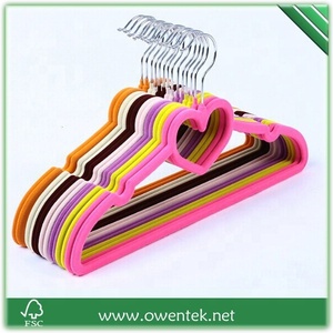 Coloré <span class=keywords><strong>Vert</strong></span> Cravate Velours <span class=keywords><strong>Cintre</strong></span> Coeur Conception Antidérapant Floqué Costume <span class=keywords><strong>Cintre</strong></span> pour Économiser De L'espace - Product Image 5