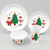 Service de table en mélamine imprimé arbre de Noël et pain d'épices pour les fêtes - Tendances Maison