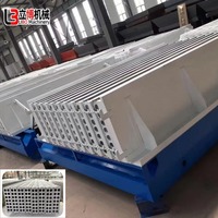 Équipement pour panneaux muraux composites légers, machine automatique pour panneaux muraux à âme creuse pour la construction rapide de maisons